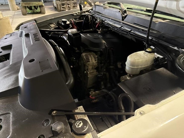 2012-chevrolet-silverado-3500-image-19