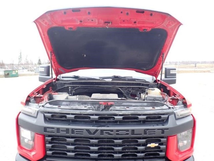 2022-chevrolet-2500hd-image-41