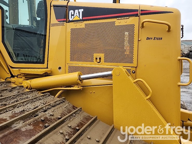 2004-caterpillar-d6n-lgp-image-13