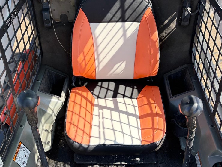 2015-bobcat-s650-image-6