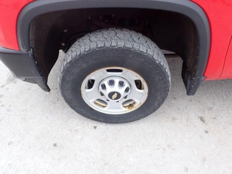 2022-chevrolet-2500hd-image-48