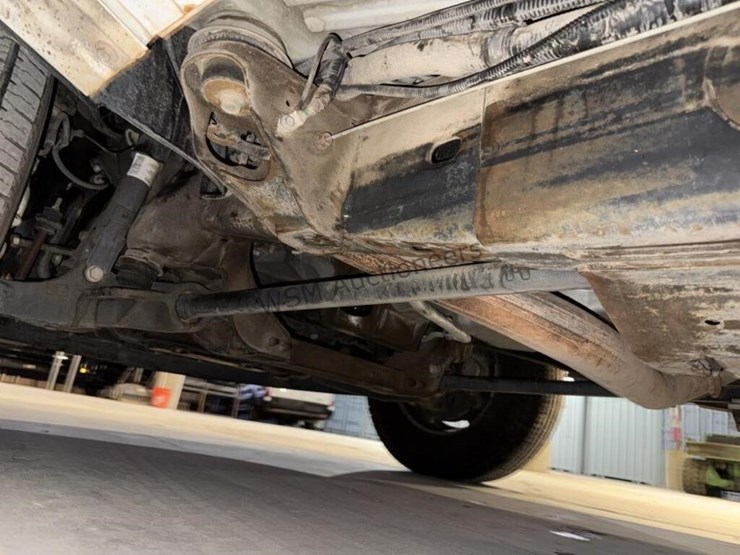 2012-chevrolet-silverado-3500-image-31