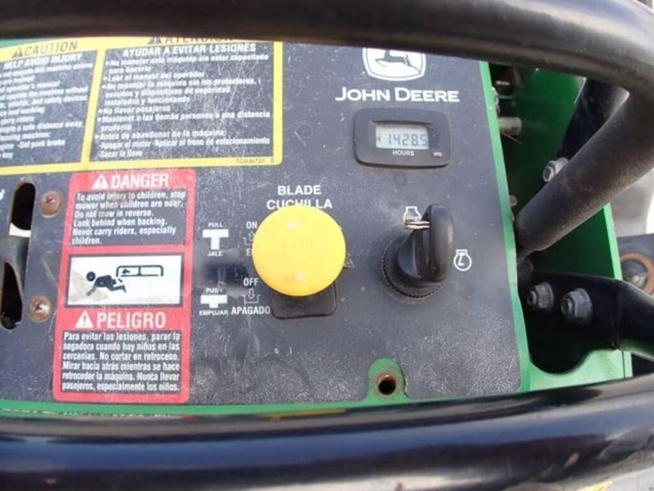 john-deere-636m-image-12