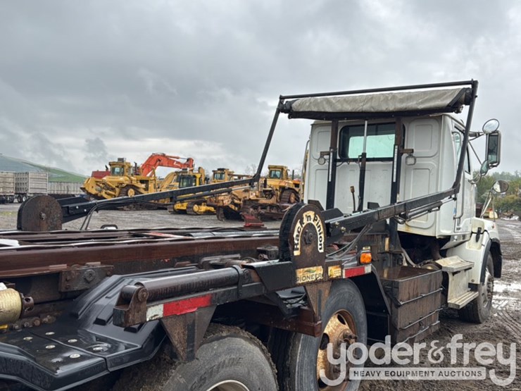 2015-western-star-4700sb-image-21