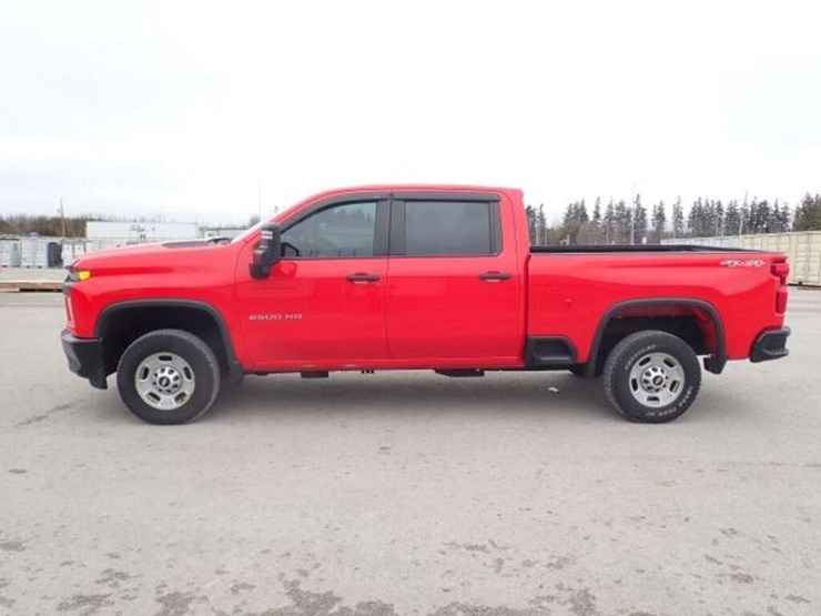 2022-chevrolet-2500hd-image-8