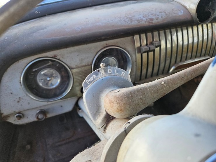 #33-•-1952-chevrolet-styleline-deluxe-sedan-image-27