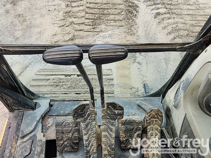 2011-caterpillar-328d-image-42