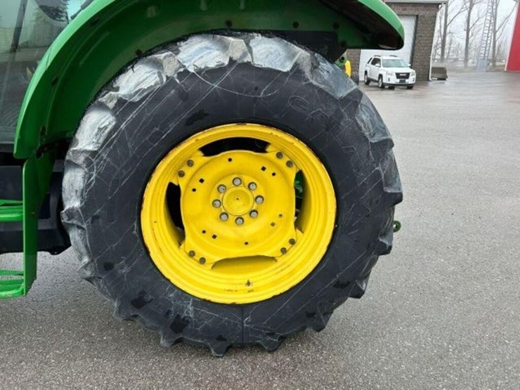 2016-john-deere-5085e-image-56
