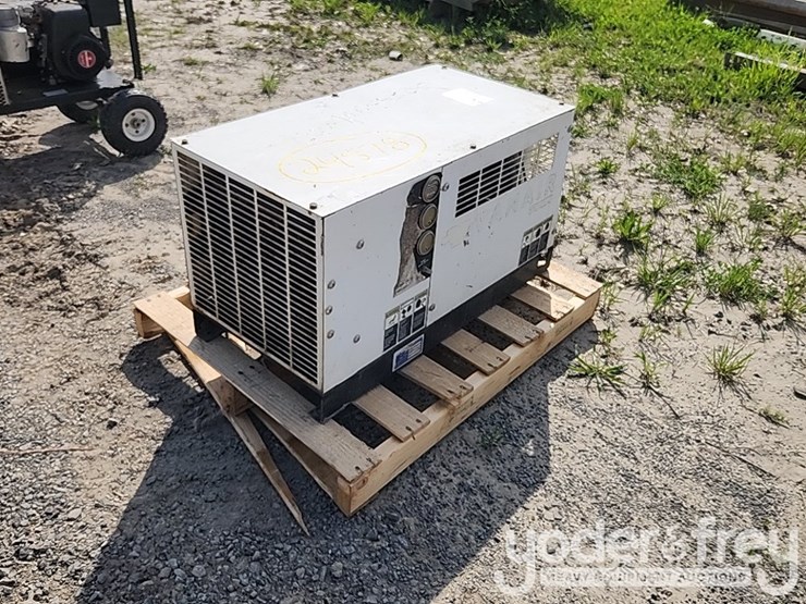 vanair-air-compressor,-hydraulic-driven,-truck-mounted-image-2