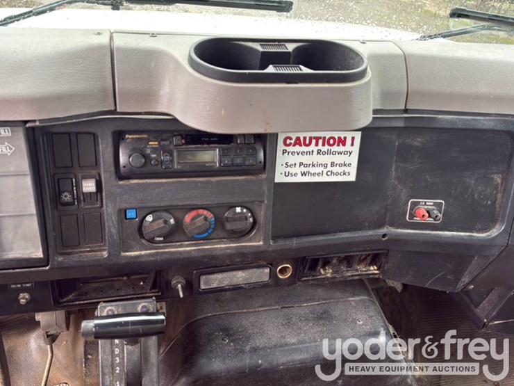 international-4700-image-23