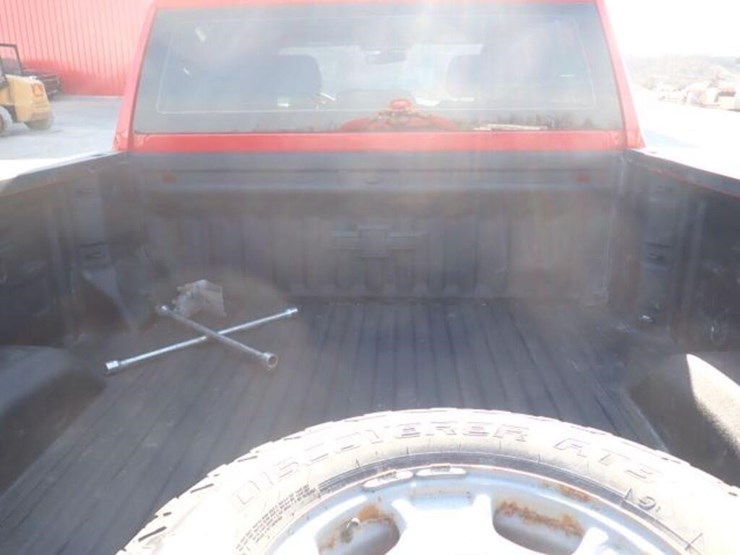 2022-chevrolet-2500hd-image-58