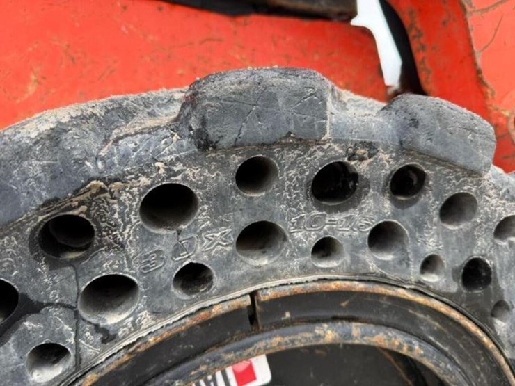 2018-kubota-ssv65-image-38