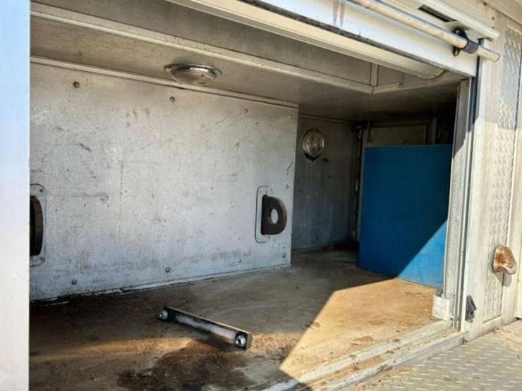 1996-ford-f700-image-42