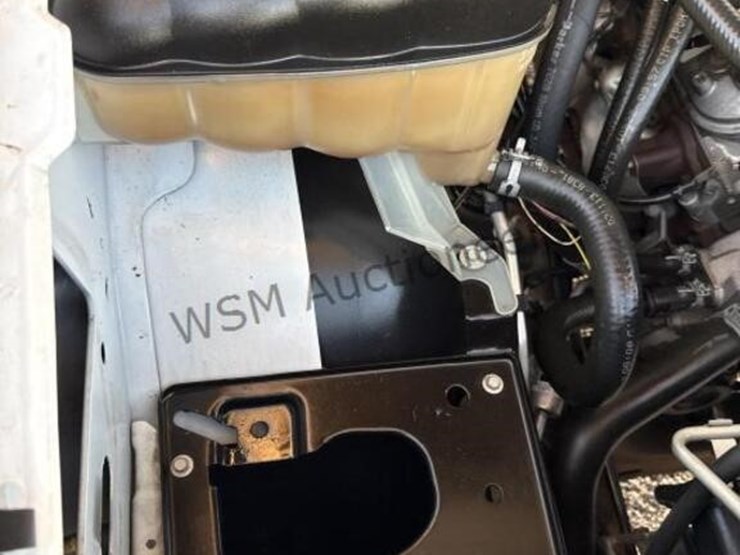 2013-chevrolet-silverado-1500-image-17