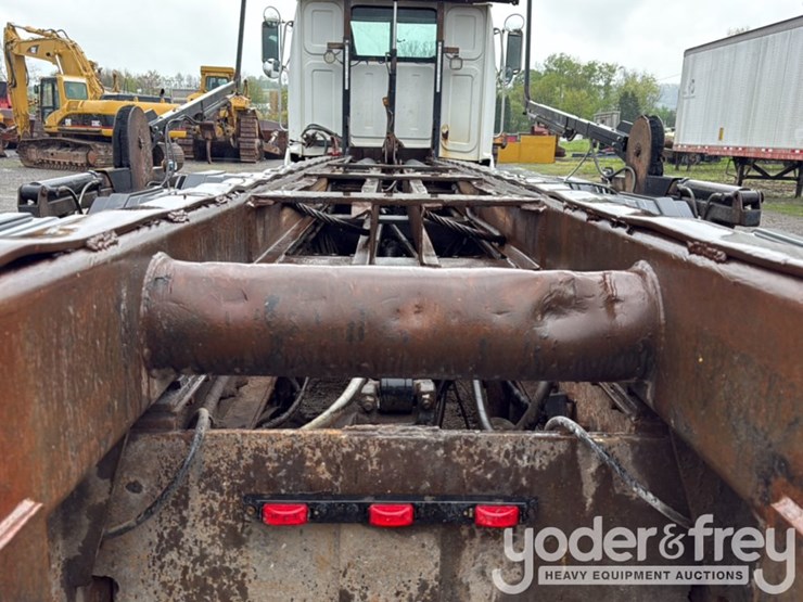 2015-western-star-4700sb-image-22