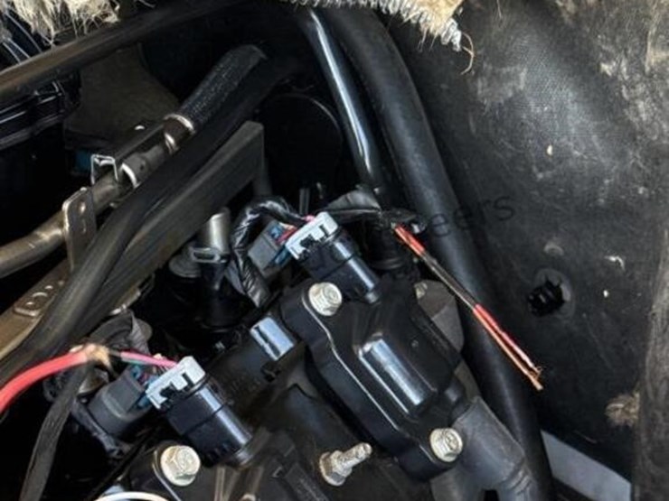 2013-chevrolet-silverado-1500-image-22