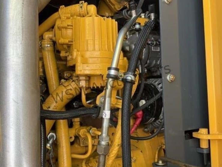 2011-deere-672g-image-21