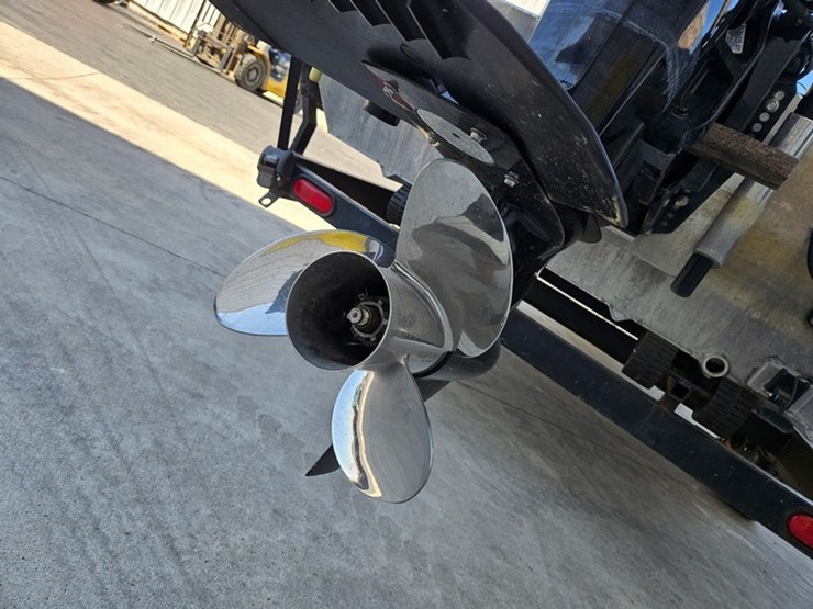 #22-•-clark-19'-flat-bottom-fishing-boat-image-16