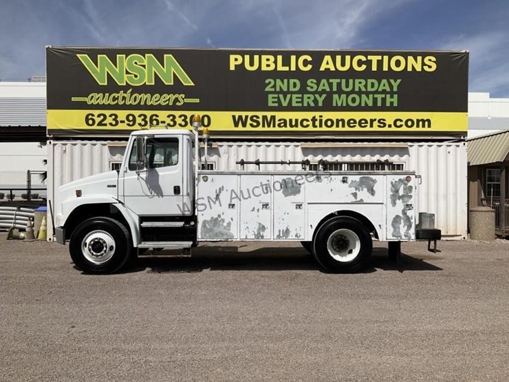 2002-freightliner-fl70-image-1