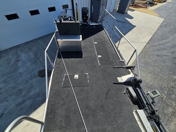 #22-•-clark-19'-flat-bottom-fishing-boat-image-41