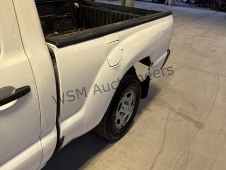 2012-toyota-tacoma-image-6