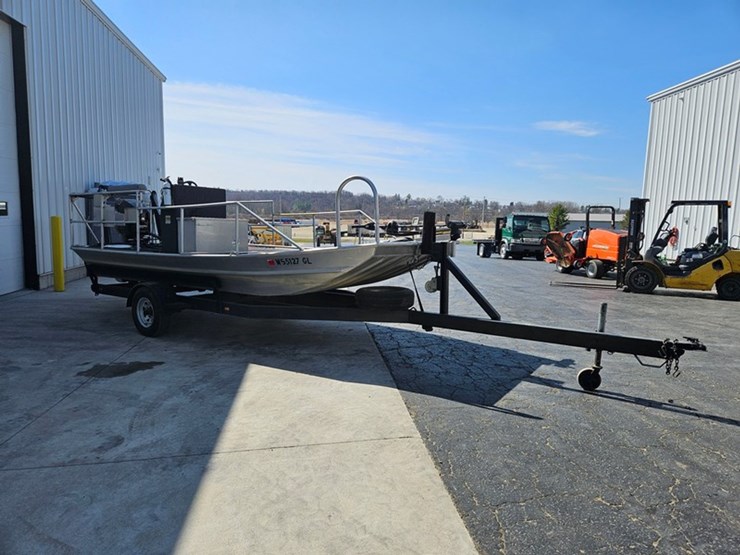 #22-•-clark-19'-flat-bottom-fishing-boat-image-7