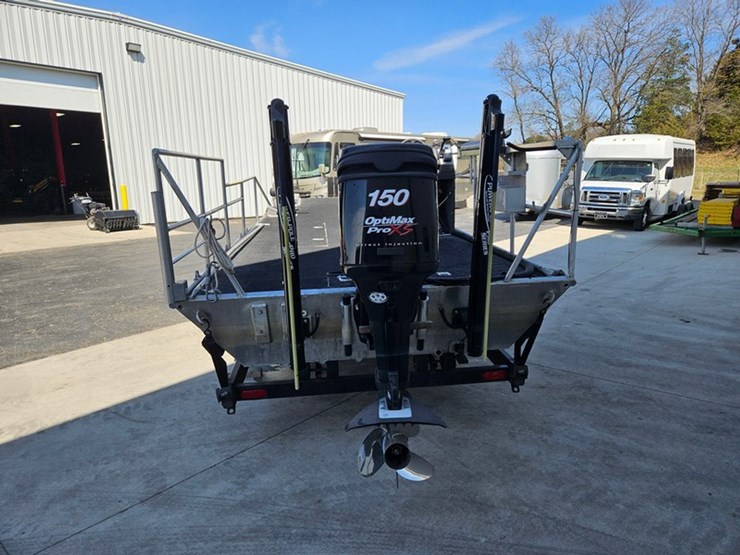 #22-•-clark-19'-flat-bottom-fishing-boat-image-4