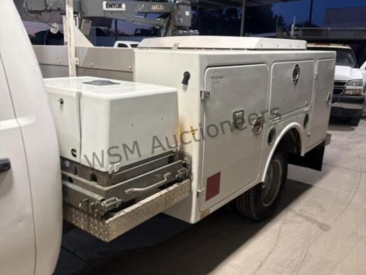 2012-chevrolet-silverado-3500-image-6