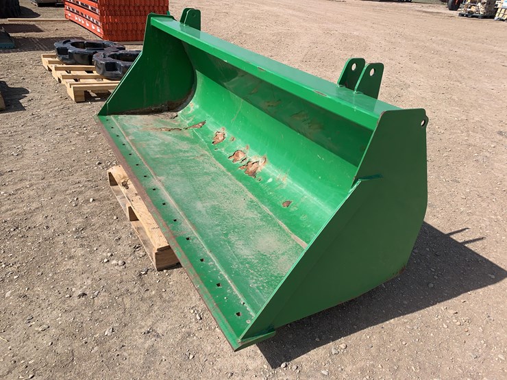 john-deere-7-ft.-bucket-image-1