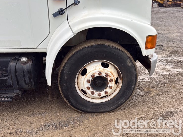 international-4700-image-8