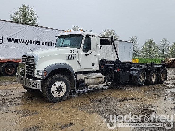 2010-mack-gu713-image-1