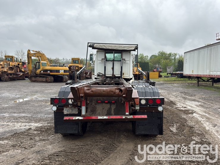 2015-western-star-4700sb-image-17