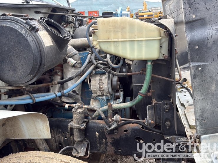 international-4700-image-17