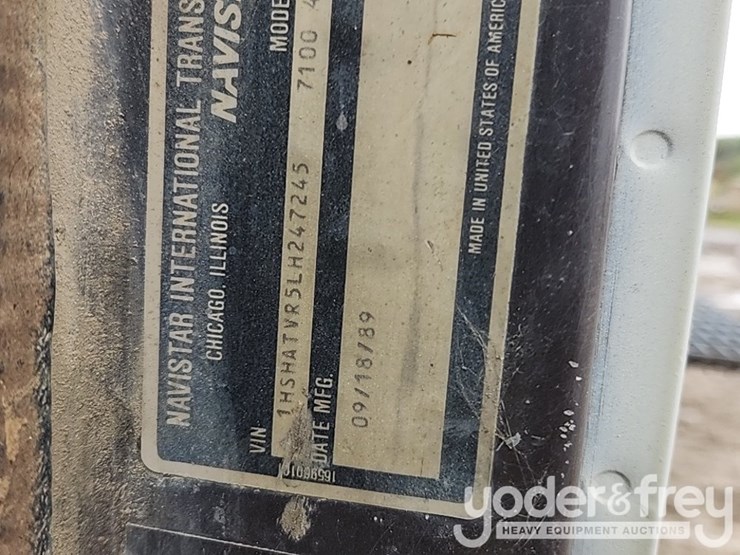 1989-international-7100-image-26