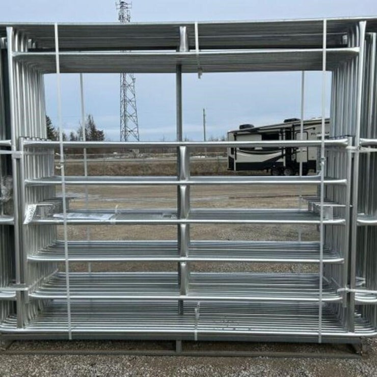 Qty Of (14) 10 Ft Powder Coated Corral Panels Gate