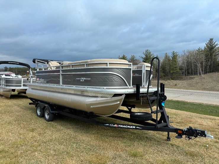 2024-sun-tracker-party-barge-20-pontoon-image-1