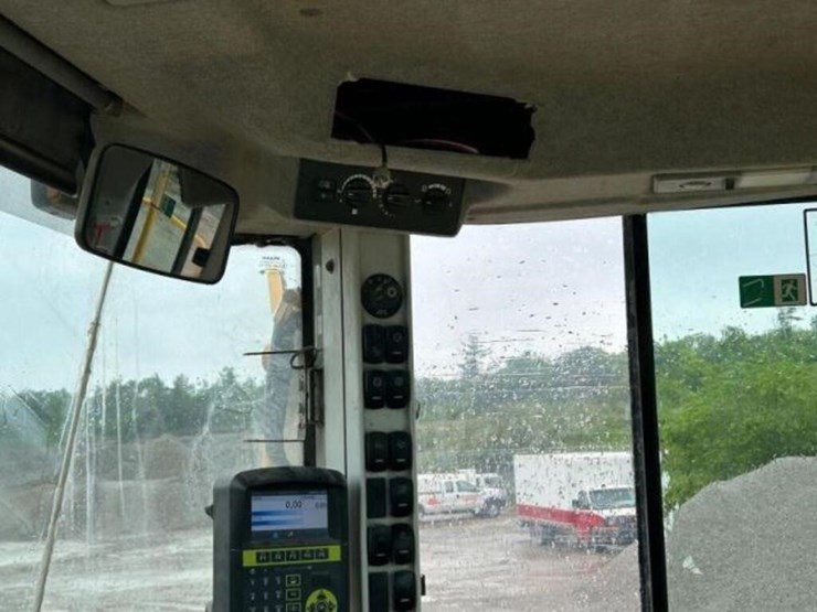 2012-volvo-l220g-image-66