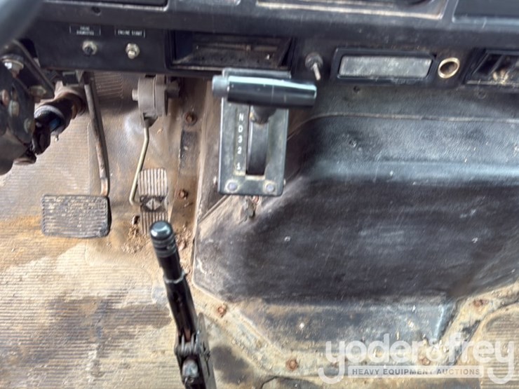 international-4700-image-24