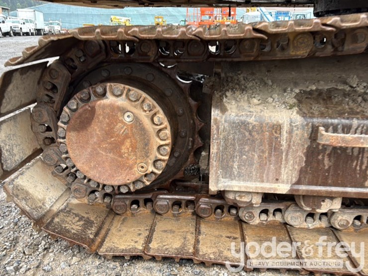 2005-caterpillar-330-image-8