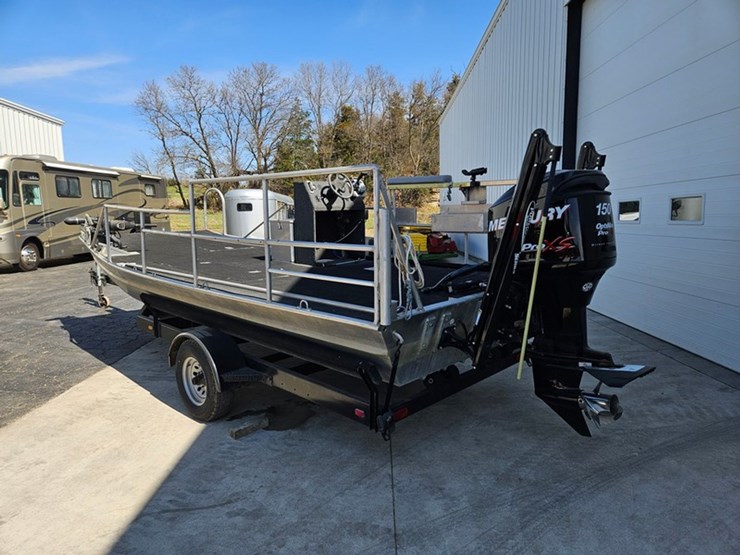 #22-•-clark-19'-flat-bottom-fishing-boat-image-3