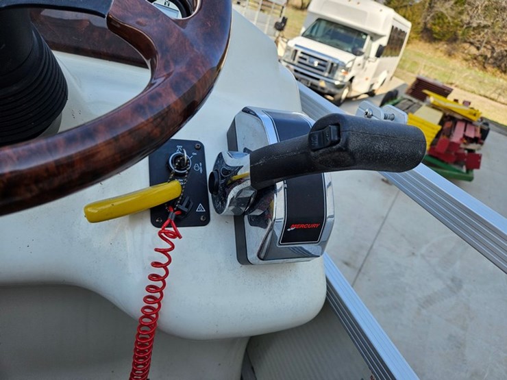 #21-•-bennington-2075rl-20'-pontoon-boat-image-23