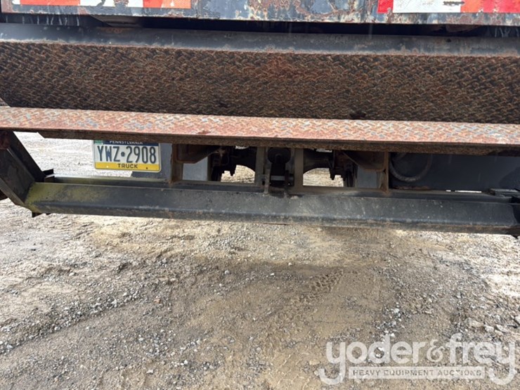 international-4700-image-13