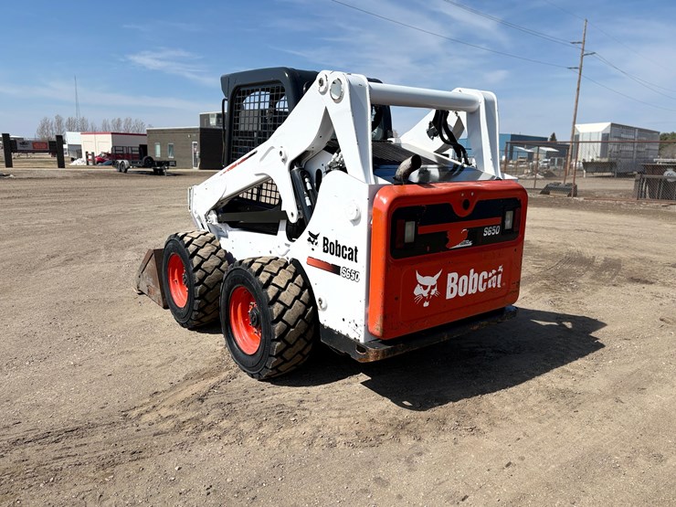 2015-bobcat-s650-image-5