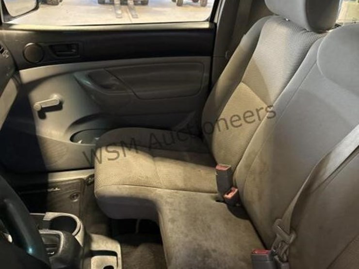 2012-toyota-tacoma-image-25