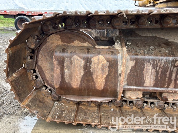 2005-caterpillar-330-image-21