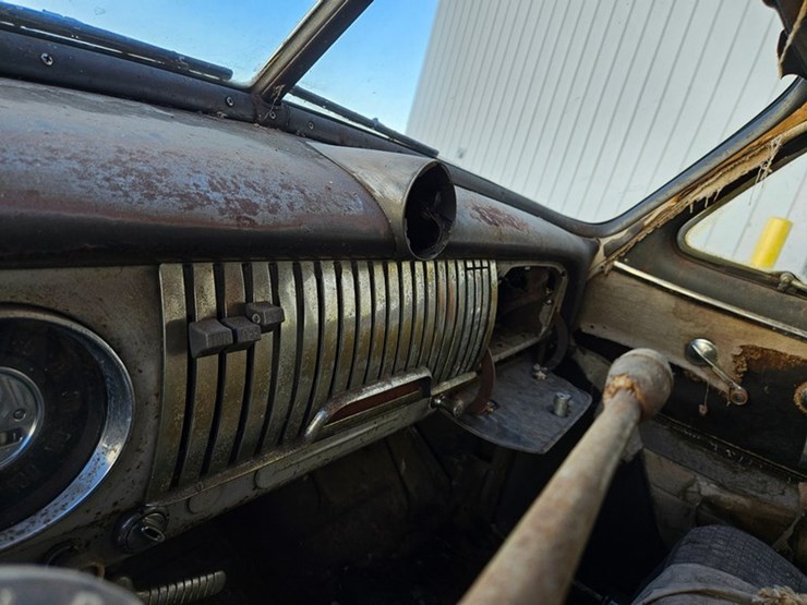 #33-•-1952-chevrolet-styleline-deluxe-sedan-image-30
