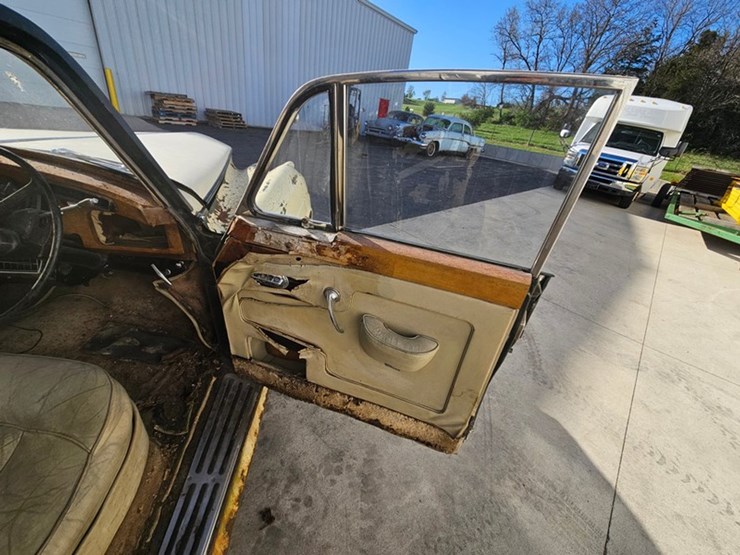 #35-•-rolls-royce-silver-cloud-sedan-image-23