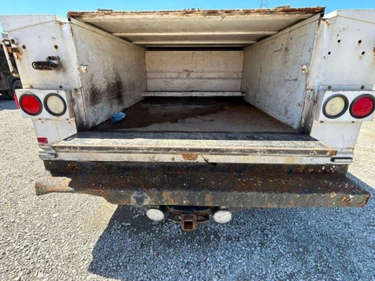 2010-ford-f250-xl-image-38