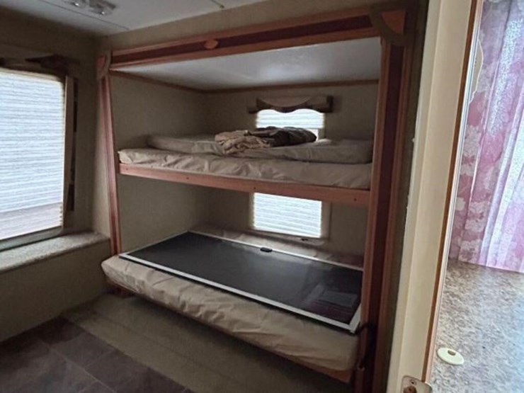 2010-gulf-stream-innsbruck-supreme-lodge-40tbs-t/a-image-50