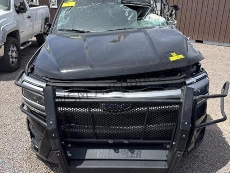 2022-ford-expedition-image-2